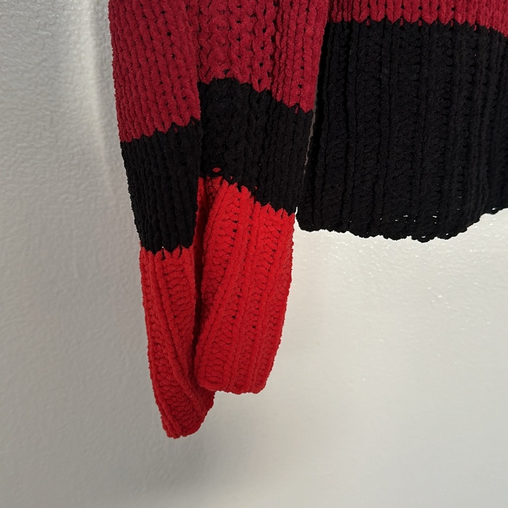Express Sweater - Picture 3 of 5